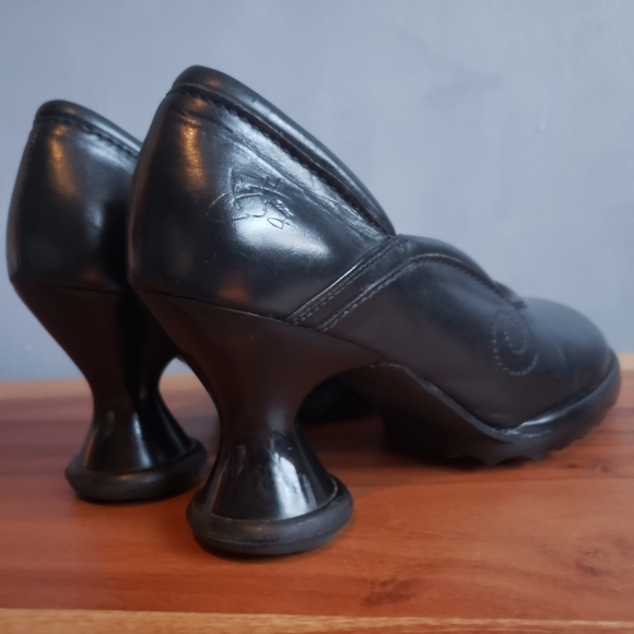 JOHN FLUEVOG BLACK LEATHER PUMPS SIZE 6.5 - Picture 9 of 16